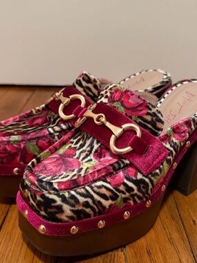 Betsey Johnson Floral Leopard Velvet Platform Mules Size 9 NWOT